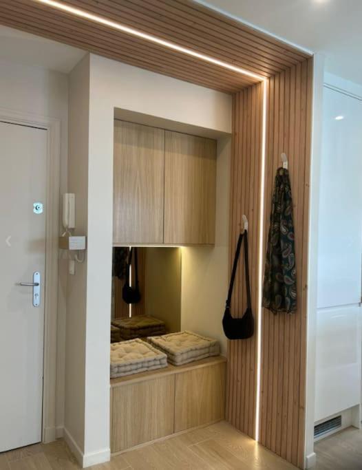 Superb T2 Avec Balcon 10mn De La Gare Montparnasse Parijs