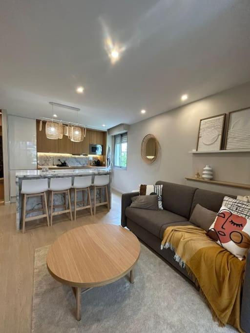 Superb T2 Avec Balcon 10mn De La Gare Montparnasse